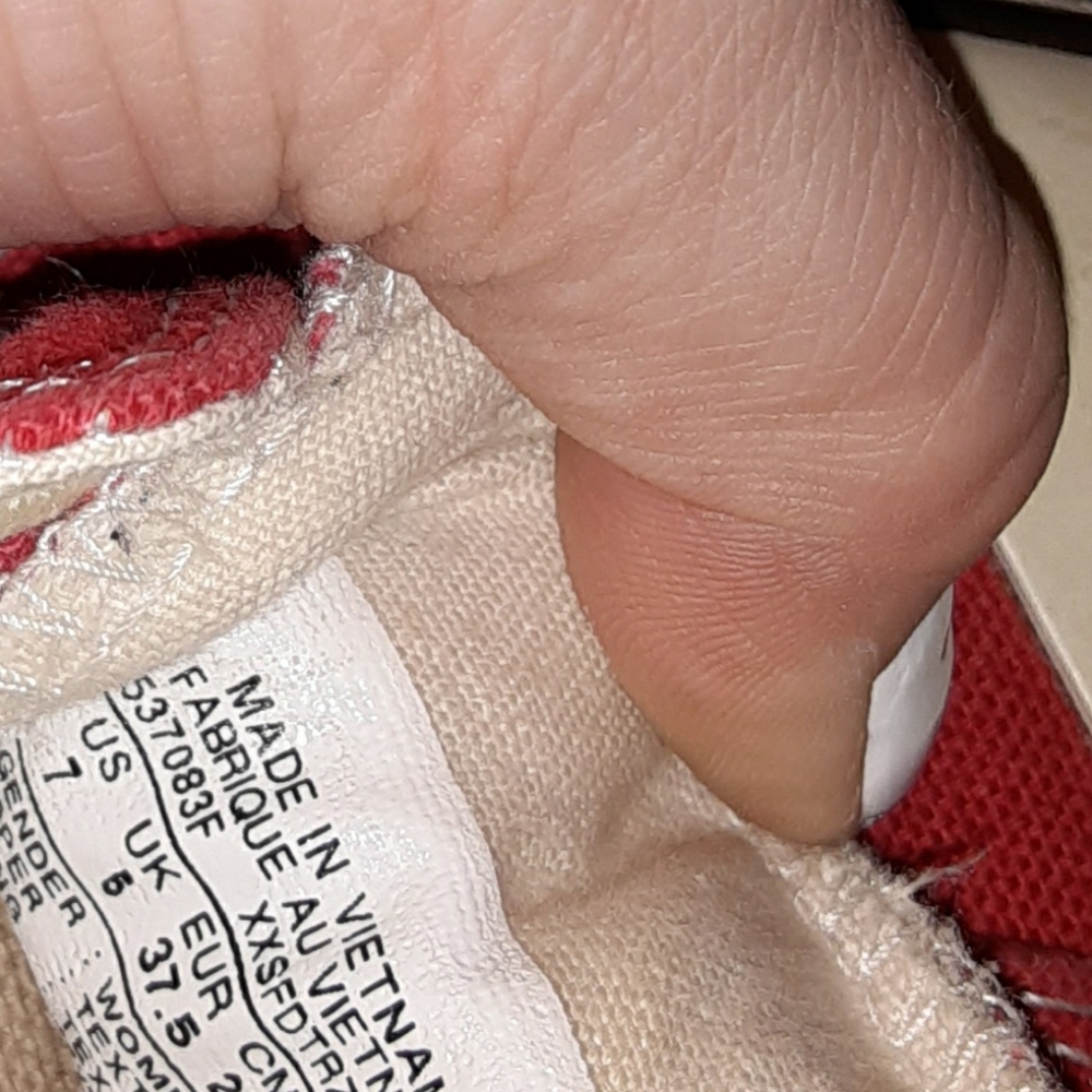 Converse - Picture 3 of 3